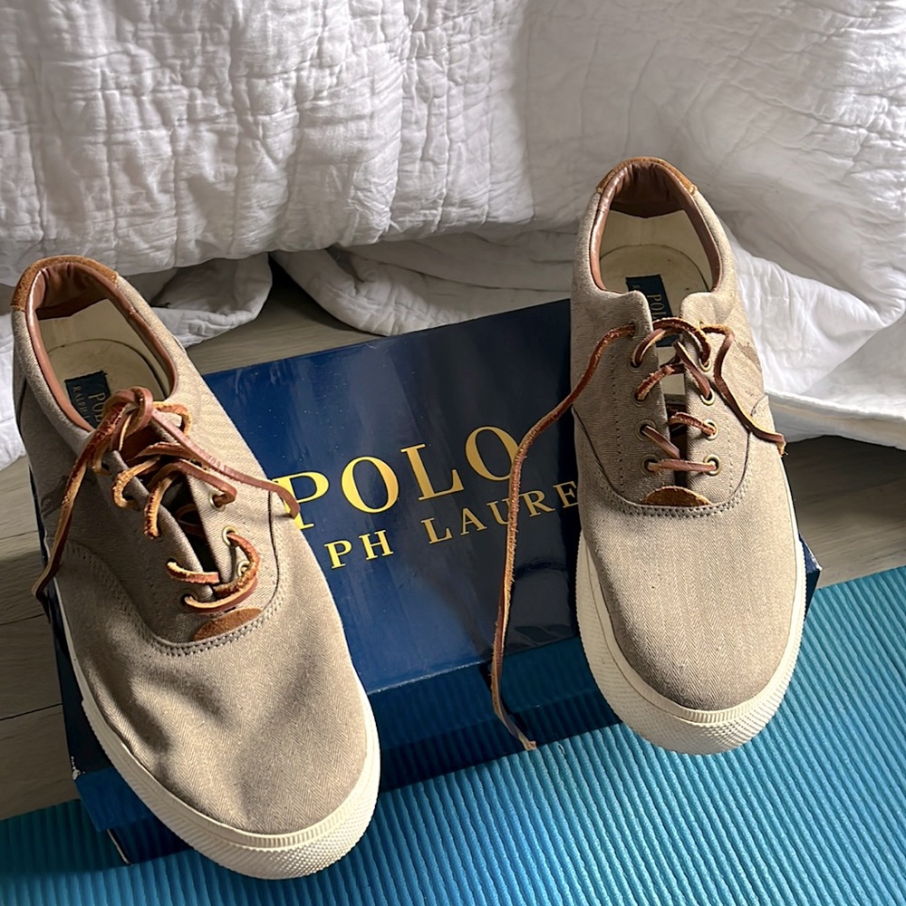 never worn polo shoes